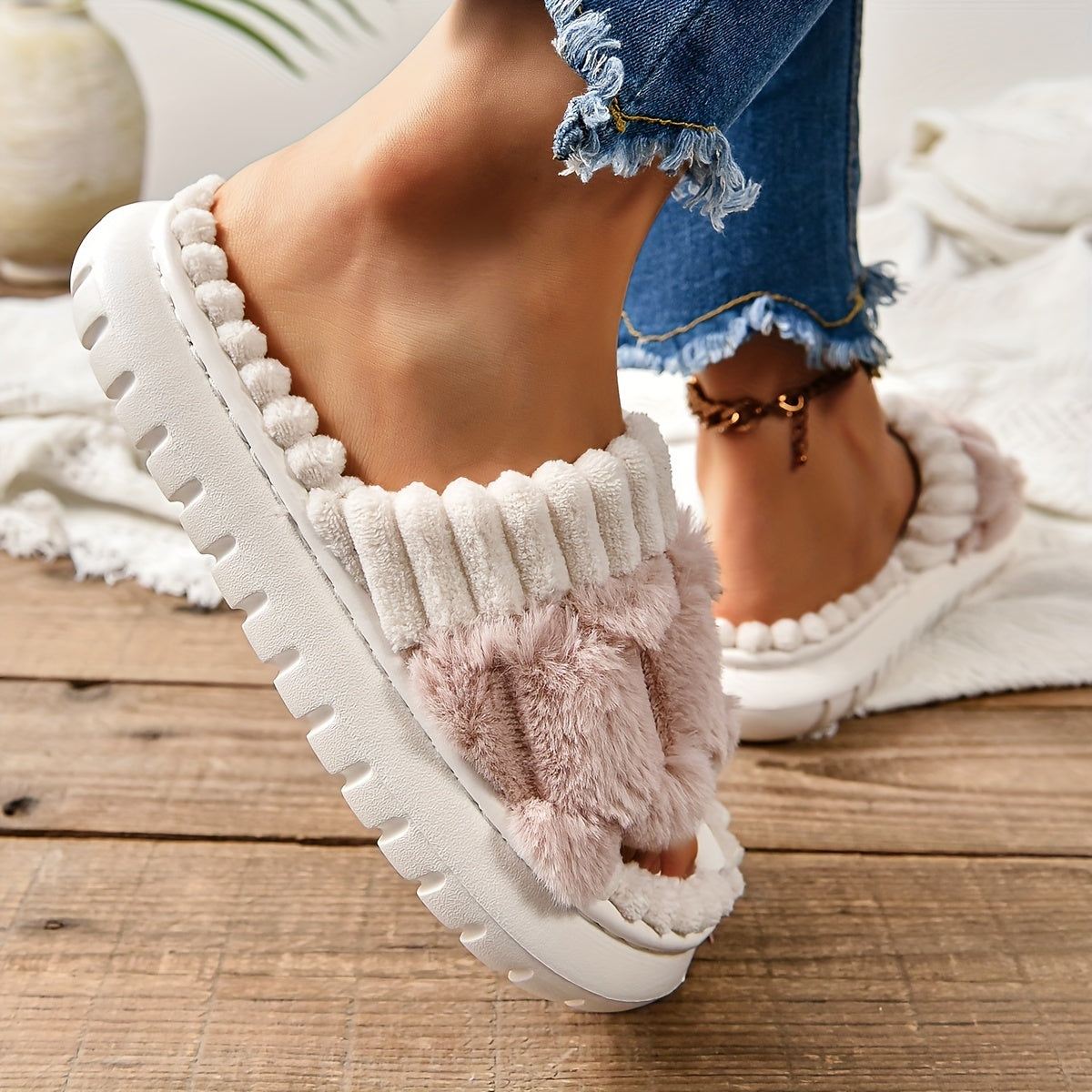 Women’s Cozy Moccasin Slippers – Faux Fur & Bow Design