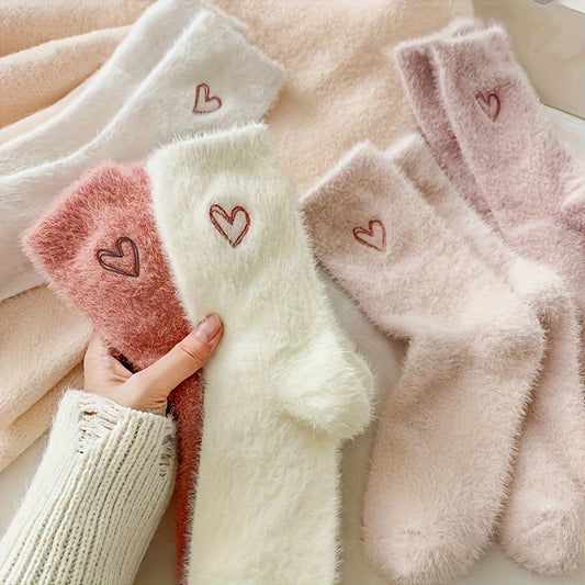 5-Pack Cozy Heart Print Socks – Winter Warm & Fluffy