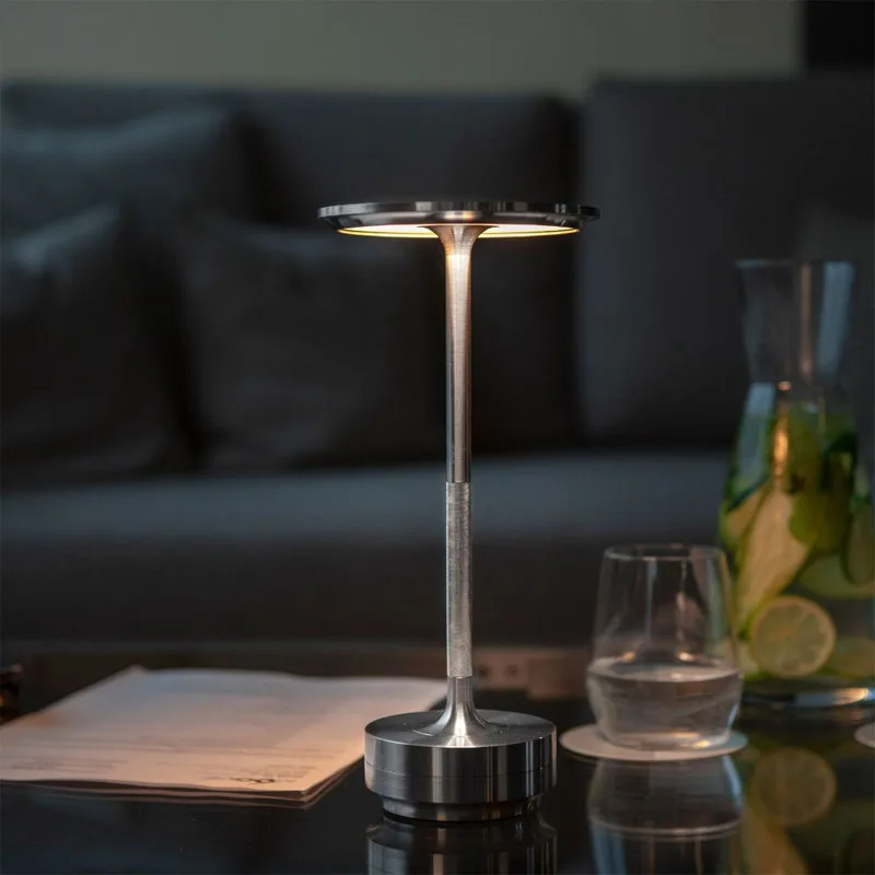 Élan™ I Cordless Rechargeable Table Lamp