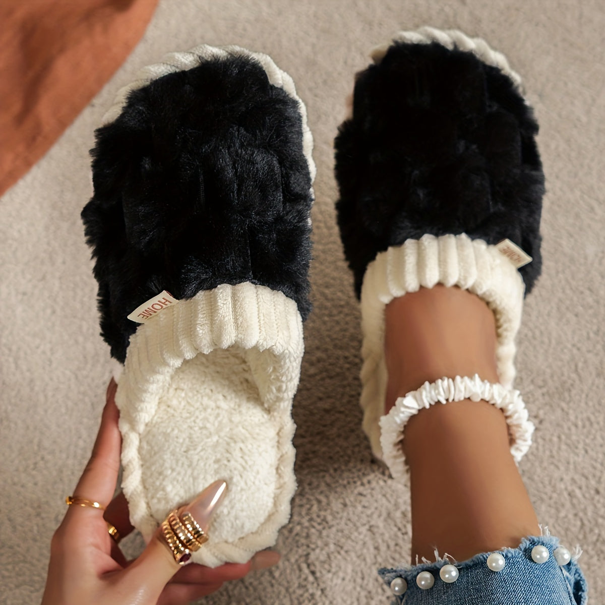 Women’s Plush Faux Fur Slippers – Cozy Non-Slip Winter Shoes