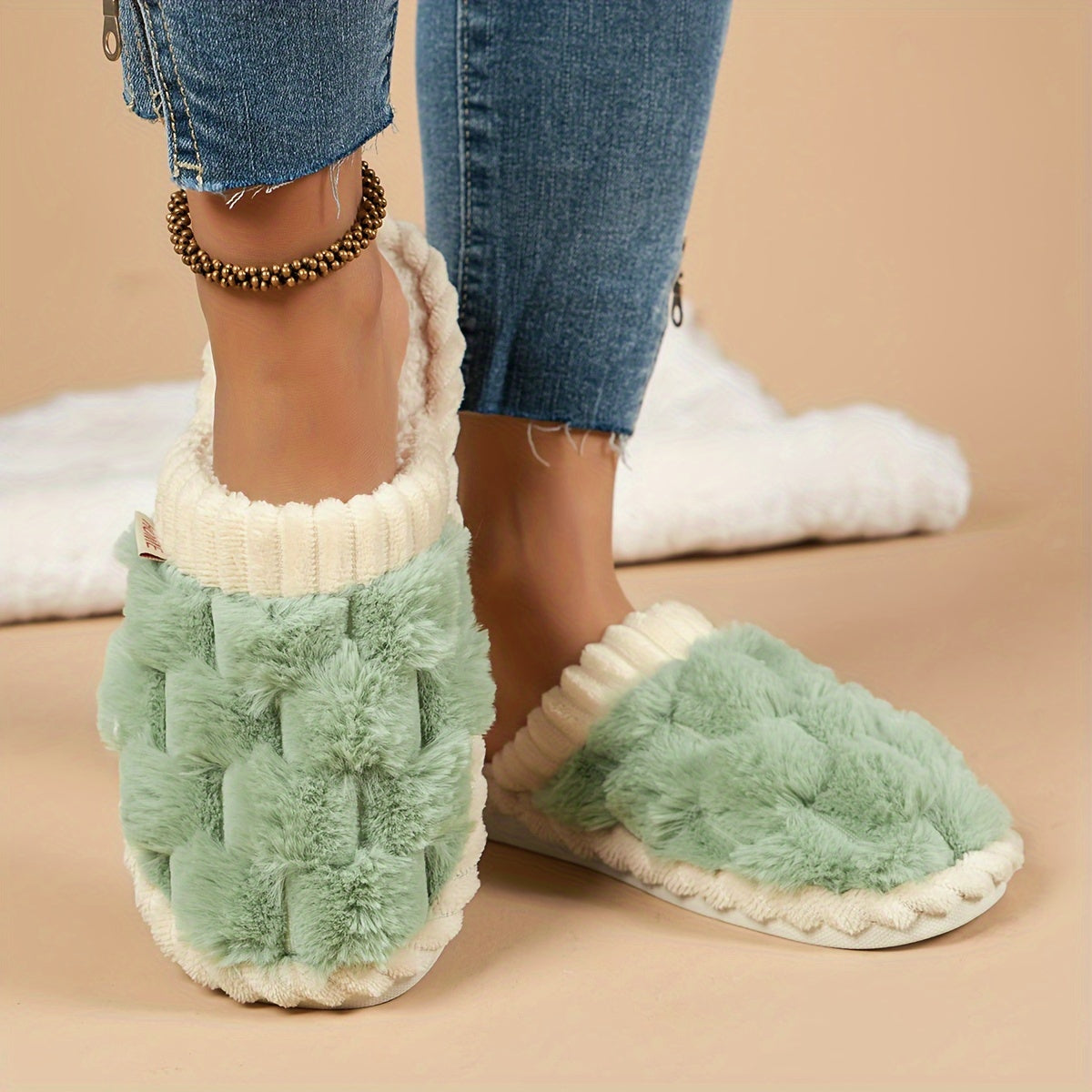 Women’s Plush Faux Fur Slippers – Cozy Non-Slip Winter Shoes