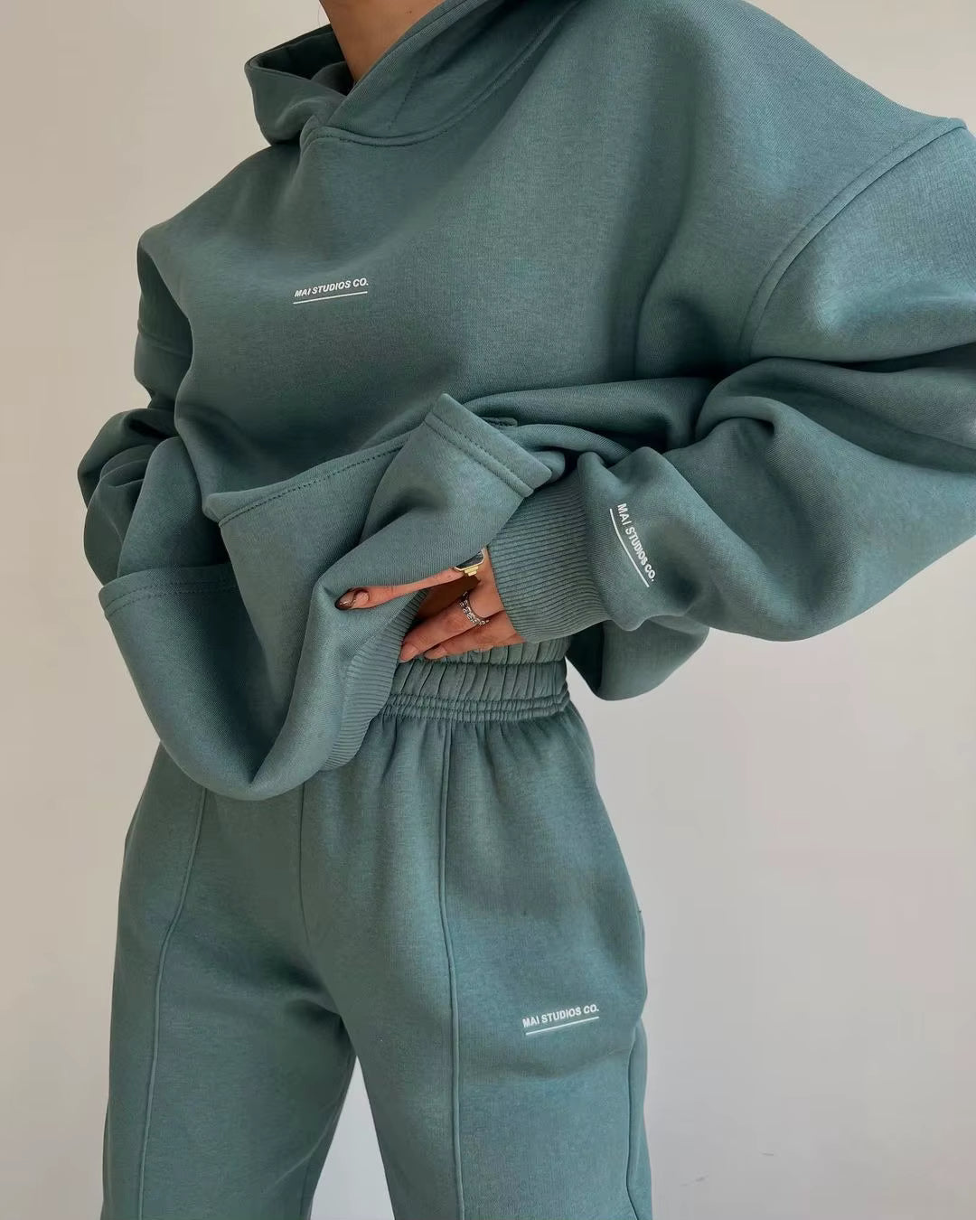 Isla Urban - Oversized Hoodie Set