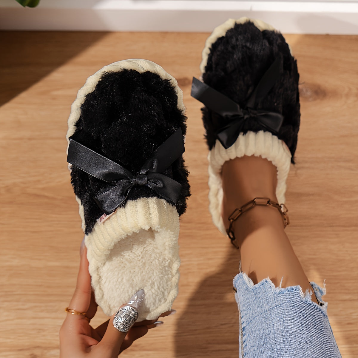 Women’s Plush Faux Fur Slippers – Cozy Non-Slip Winter Shoes