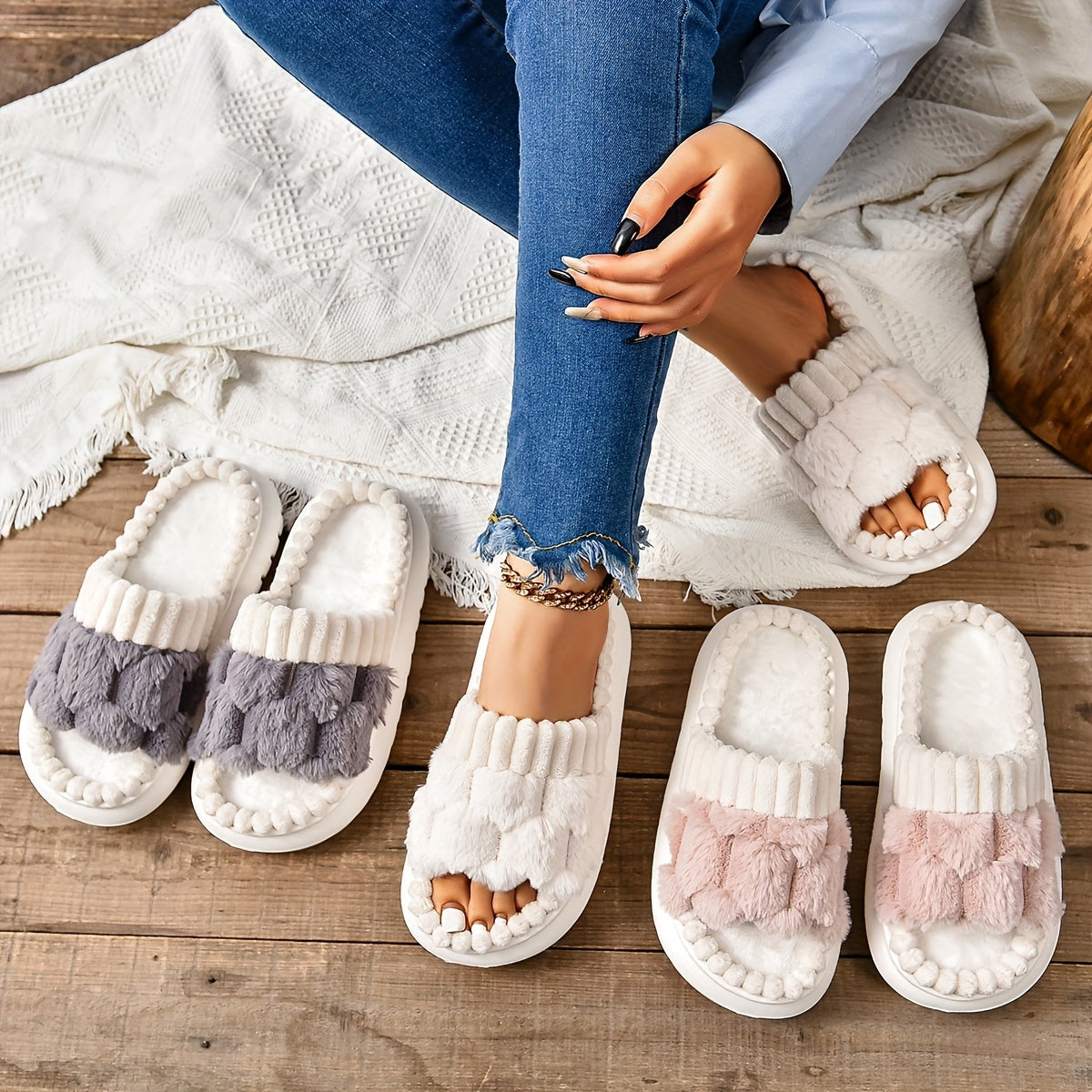 Women’s Cozy Moccasin Slippers – Faux Fur & Bow Design
