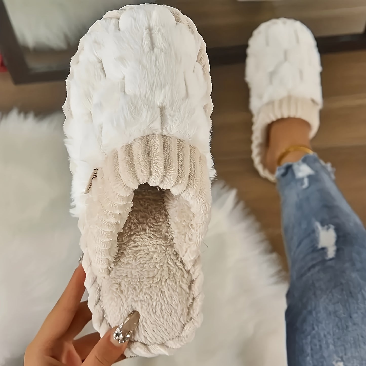 Women’s Plush Faux Fur Slippers – Cozy Non-Slip Winter Shoes