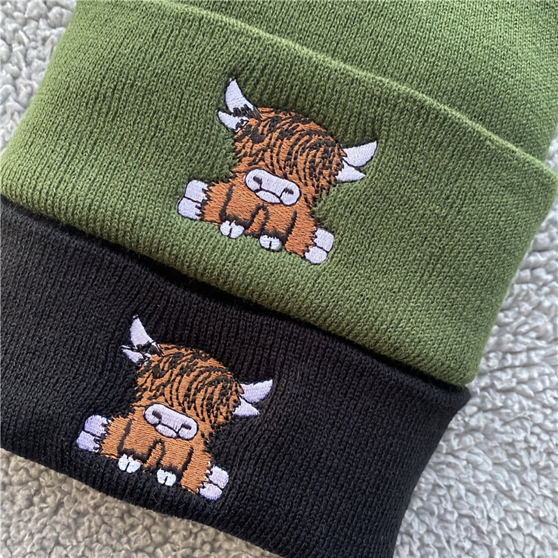 2 stuks Cartoon Highland Cow Geborduurde Beanie Mutsen - Elastische Stretch Fit Lichtgewicht Wintermutsen voor Mannen & Vrouwen, Olijfgroene & Zwarte, Handwasbare Unisex Dierenthema Beanies voor Nieuwjaar & Casual Dragen, Speelse Ontwerp, Textuur
