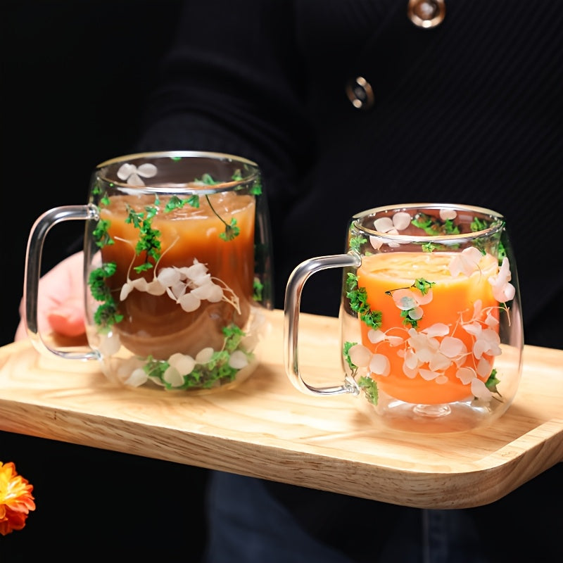 Tasse esthétique en fleurs séchées
