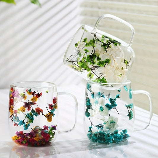 Tasse esthétique en fleurs séchées