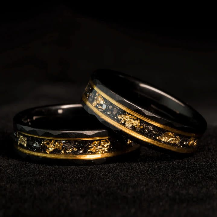 Bague en tungstène Orion avec feuille d'or et incrustation de météorite noire