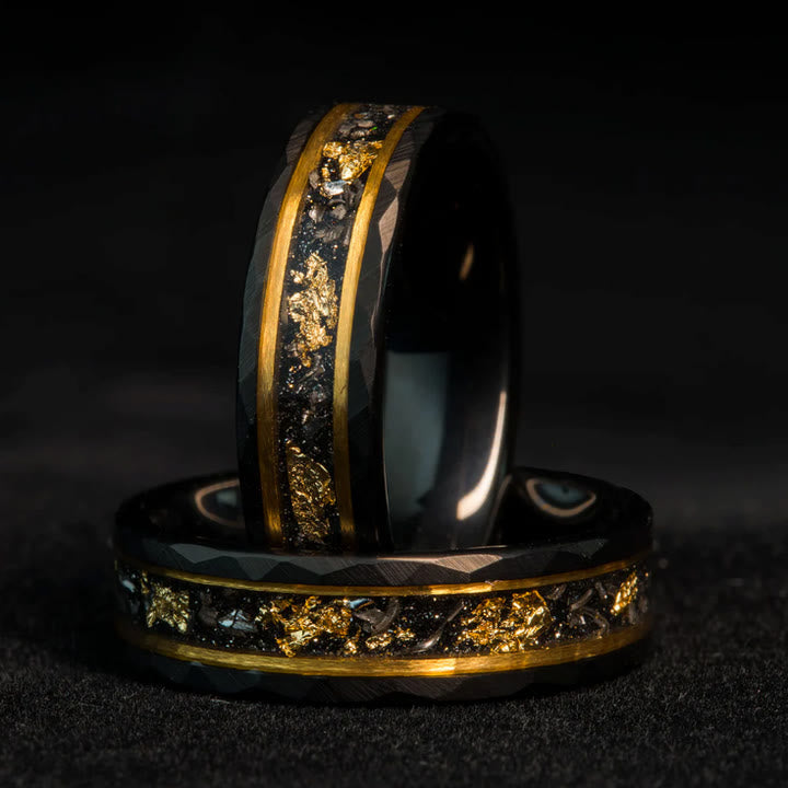 Bague en tungstène Orion avec feuille d'or et incrustation de météorite noire