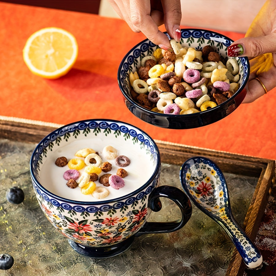 Tasse de petit-déjeuner à motif floral bohème