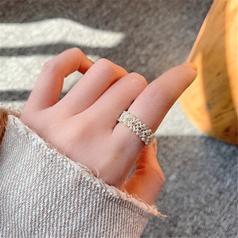 Bague élégante réglable en perles
