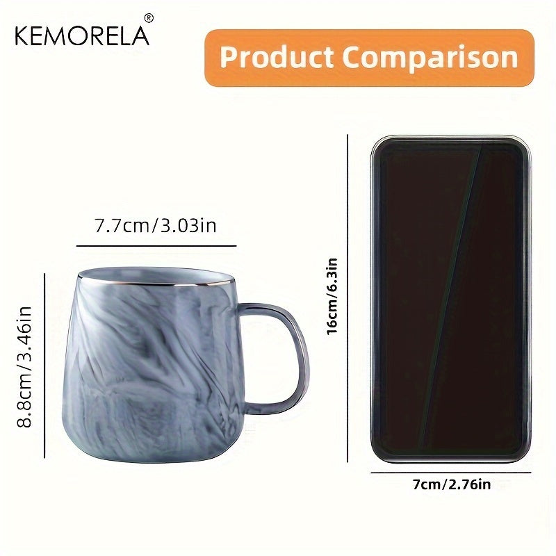 Tasse en céramique marbrée à bord doré