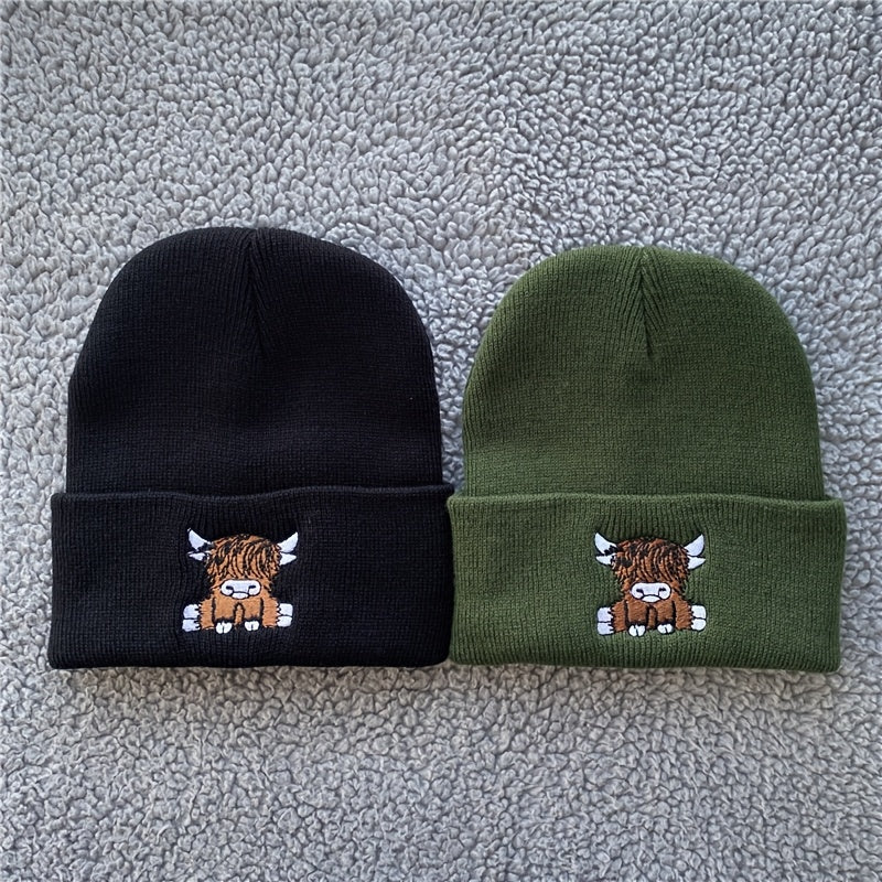 2 stuks Cartoon Highland Cow Geborduurde Beanie Mutsen - Elastische Stretch Fit Lichtgewicht Wintermutsen voor Mannen & Vrouwen, Olijfgroene & Zwarte, Handwasbare Unisex Dierenthema Beanies voor Nieuwjaar & Casual Dragen, Speelse Ontwerp, Textuur