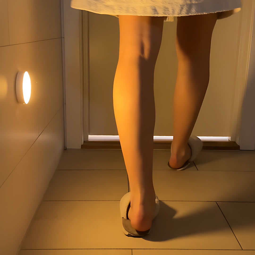 Juno™ I Motion-Sensing Wireless Lamp