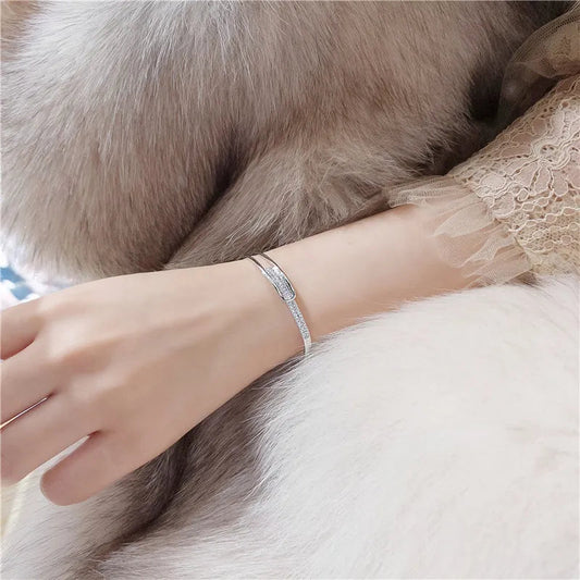 Bracelet manchette ouvert en argent sterling 925 avec zircone – Élégance naturelle et éclat intemporel