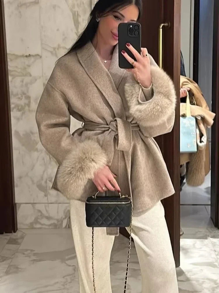 Élora – Cozy Belted Outerwear