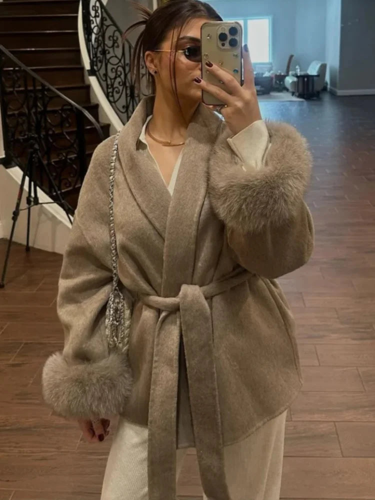 Élora – Cozy Belted Outerwear