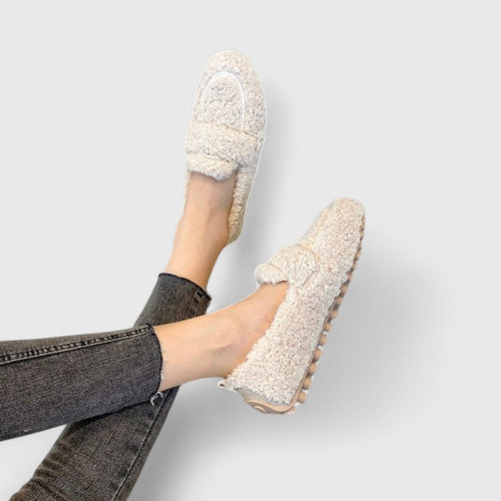 Solenne | Stylish Warm Slippers with a Touch of Elegance