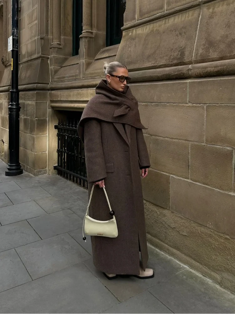 Clémence – Stylish Coffee Coat