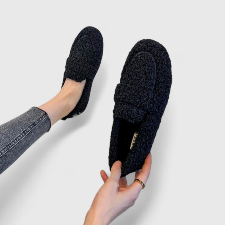Solenne | Stylish Warm Slippers with a Touch of Elegance
