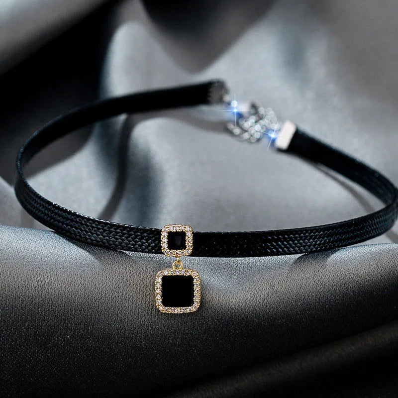 Collier pendentif en cristal géométrique