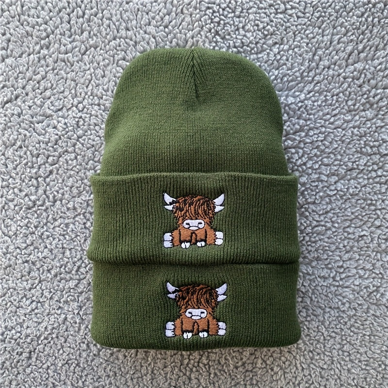 2 stuks Cartoon Highland Cow Geborduurde Beanie Mutsen - Elastische Stretch Fit Lichtgewicht Wintermutsen voor Mannen & Vrouwen, Olijfgroene & Zwarte, Handwasbare Unisex Dierenthema Beanies voor Nieuwjaar & Casual Dragen, Speelse Ontwerp, Textuur