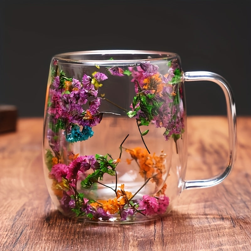 Tasse esthétique en fleurs séchées