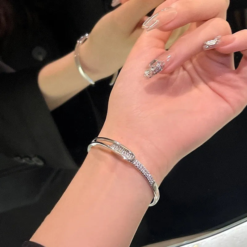 Bracelet manchette ouvert en argent sterling 925 avec zircone – Élégance naturelle et éclat intemporel