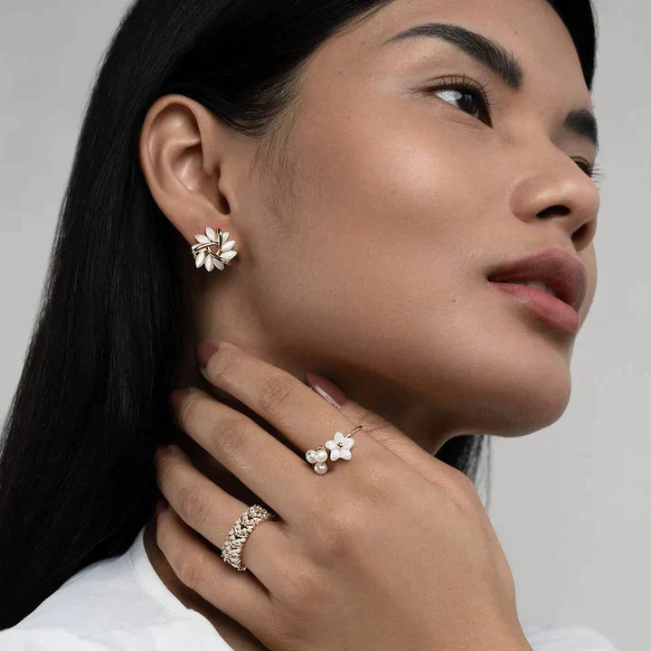 Boucles d'oreilles élégantes en forme de pétales d'opale