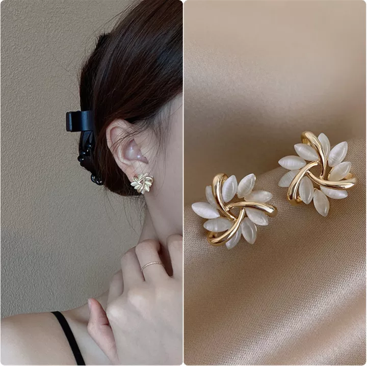 Boucles d'oreilles élégantes en forme de pétales d'opale
