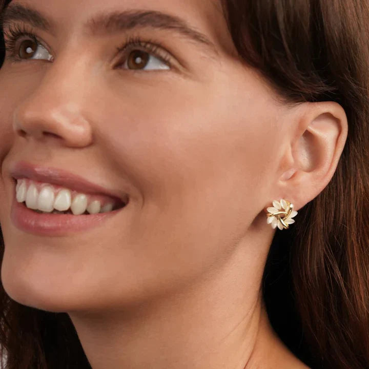 Boucles d'oreilles élégantes en forme de pétales d'opale