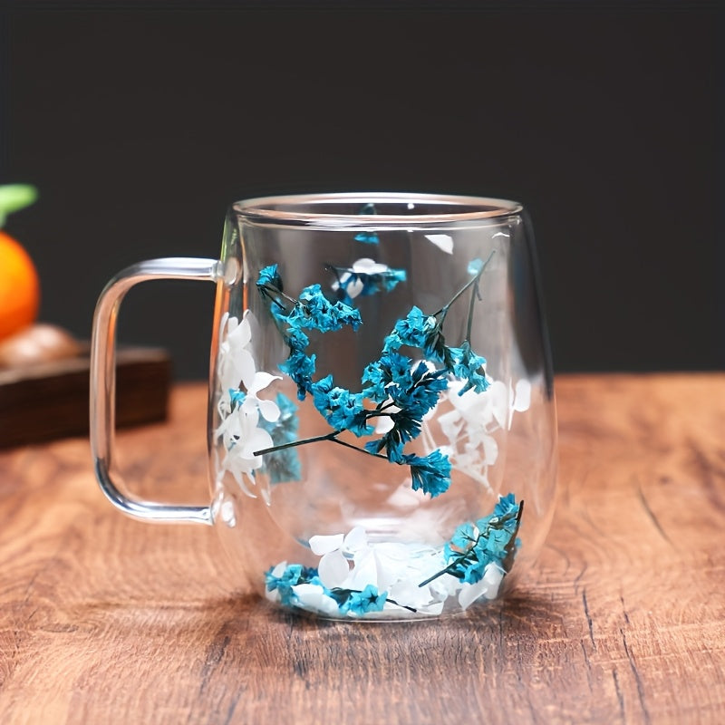 Tasse esthétique en fleurs séchées