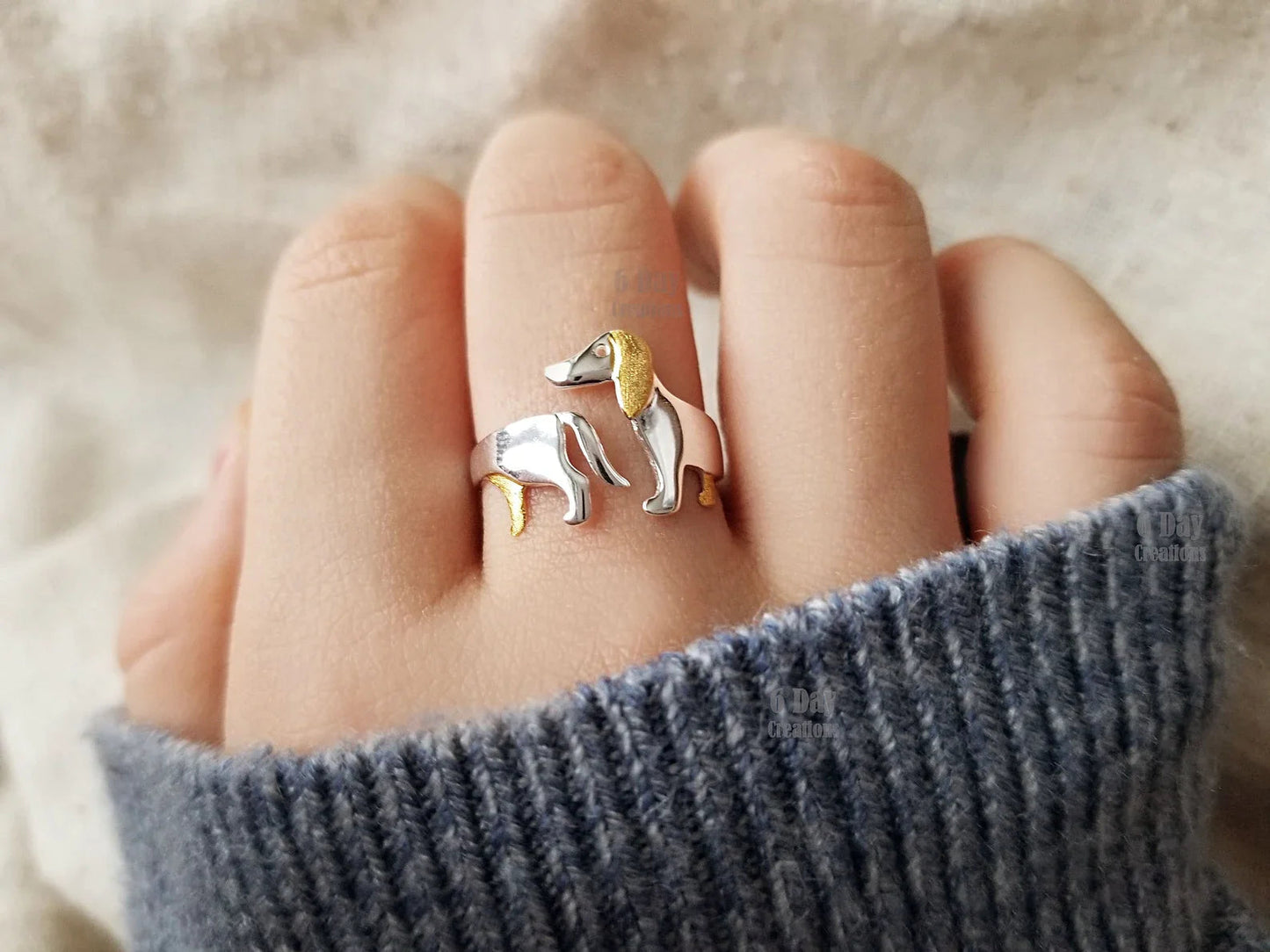 Charmante bague réglable en argent représentant un teckel – Pleine de personnalité