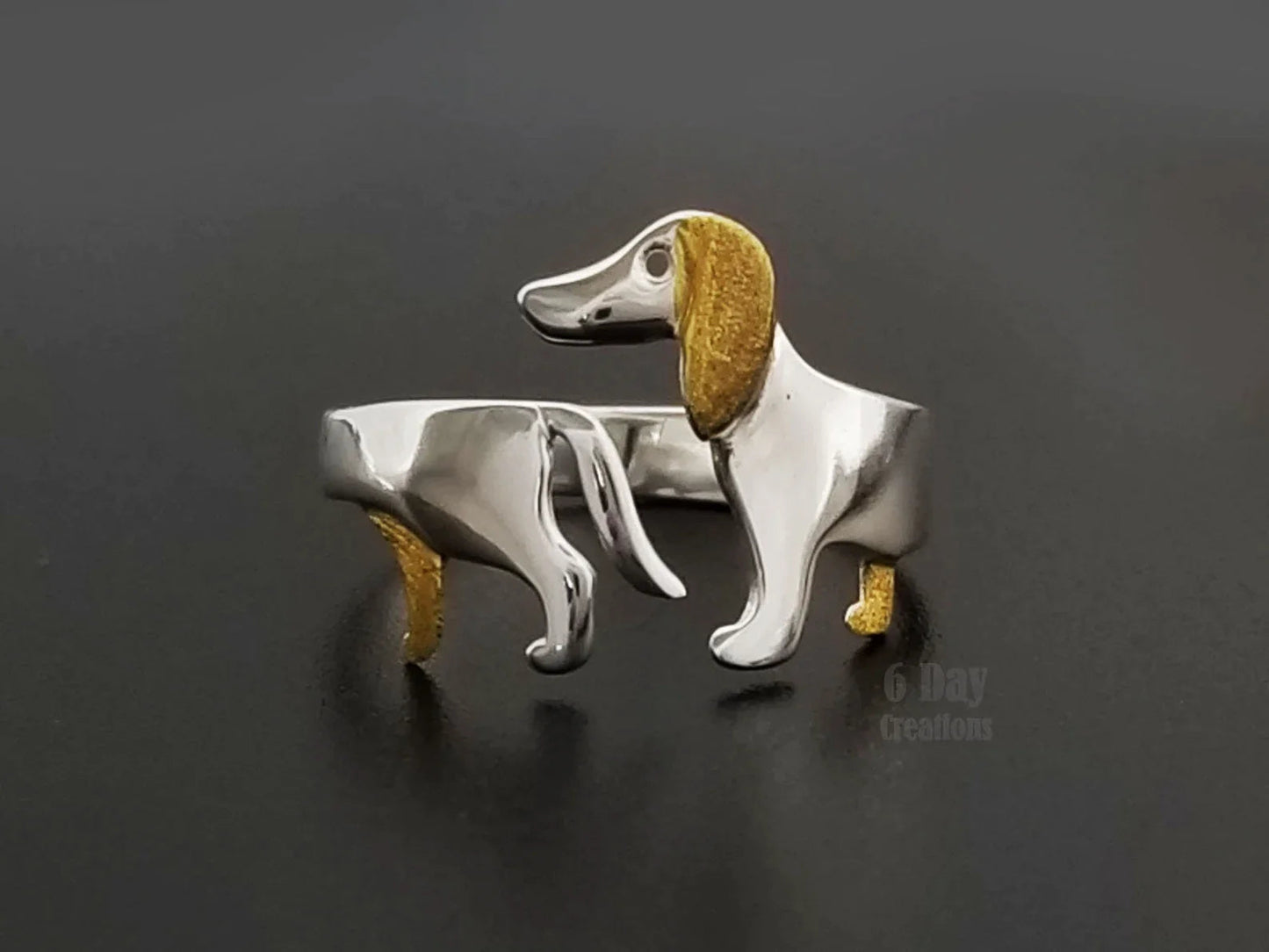Charmante bague réglable en argent représentant un teckel – Pleine de personnalité