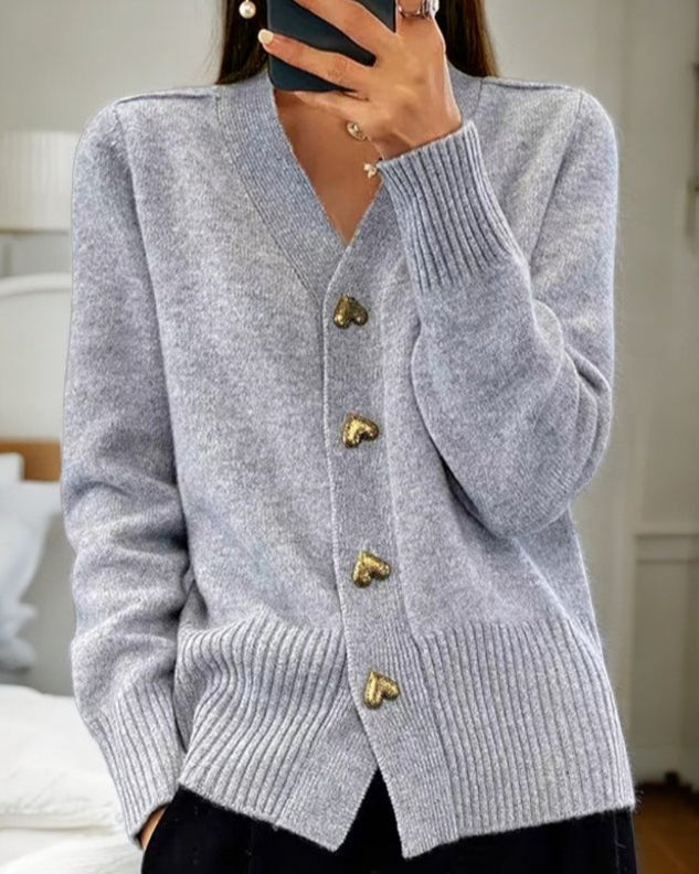 Diede | Heart-Button Cardigan